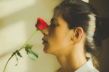 Vẻ điển trai lãng tử của 9X Vĩnh Long với mái tóc dài