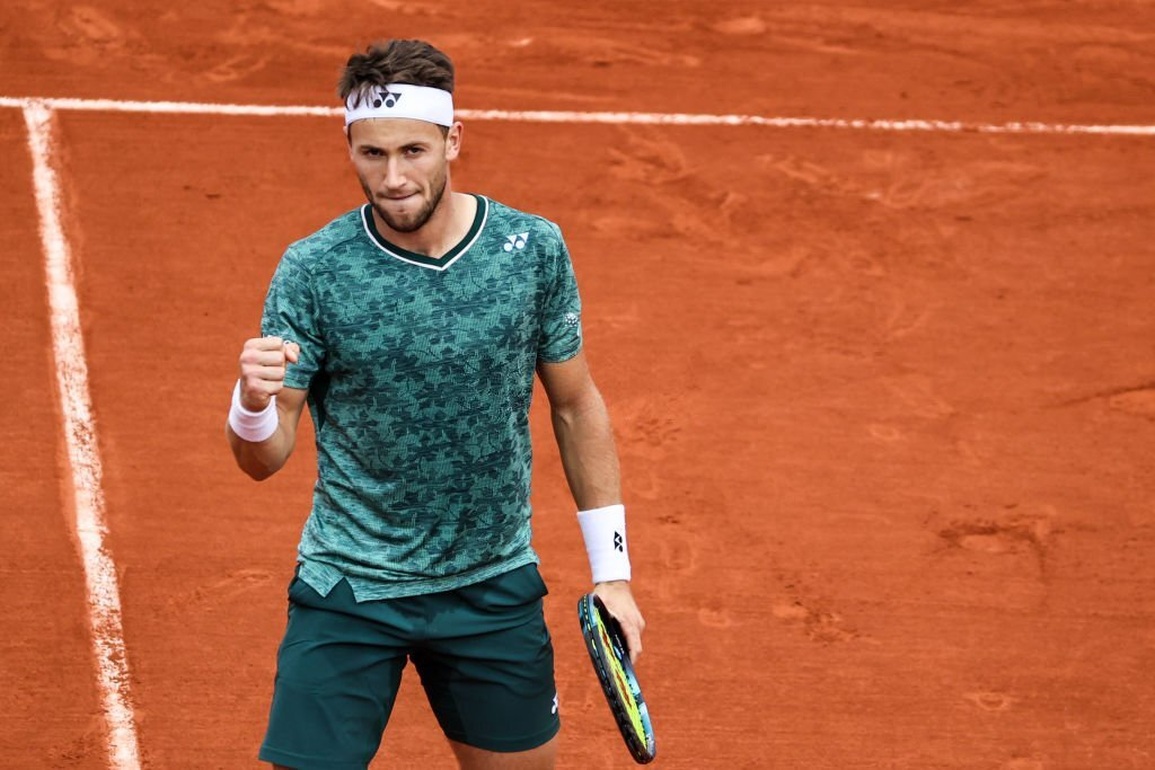 Medvedev và Tsitsipas cùng thua trước thềm tứ kết Roland Garros - 4 Medvedev và Tsitsipas cùng thua trước thềm tứ kết Roland Garros - 4