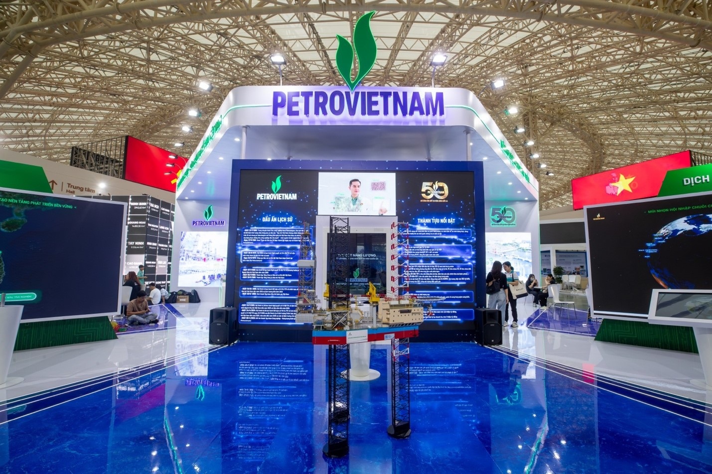Cận cảnh gian trưng bày của Petrovietnam tại Triển lãm thành tựu đất nước 2025 - 1