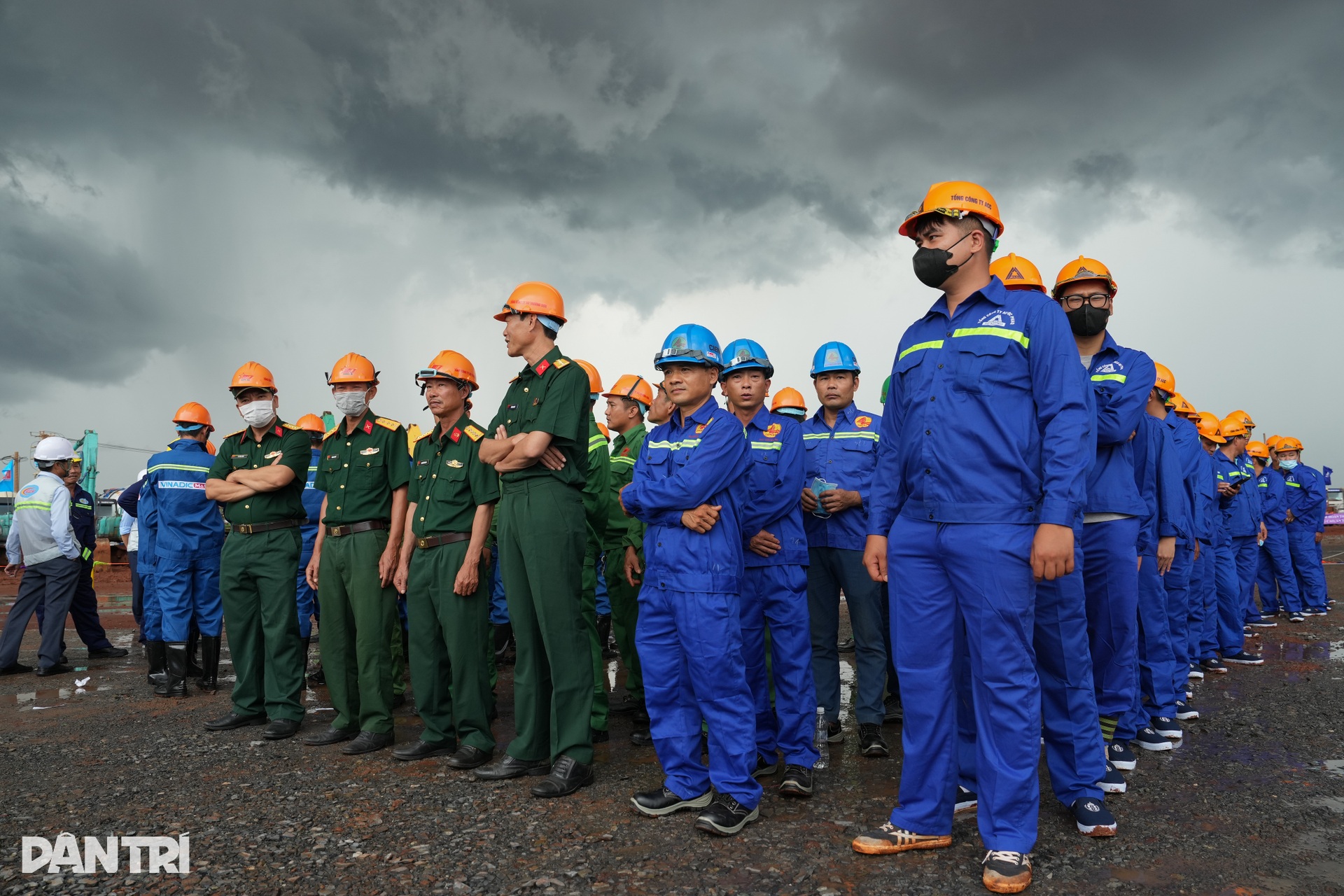 Công nhân, kỹ sư háo hức ngày khởi công nhà ga sân bay lớn nhất Việt Nam - 1 Công nhân, kỹ sư háo hức ngày khởi công nhà ga sân bay lớn nhất Việt Nam - 1