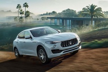 Maserati Levante có giá bán, bất lợi trước đối thủ Porsche Cayenne?