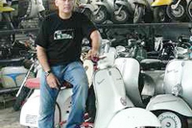"Tây" săn lùng Vespa cổ ở Việt Nam