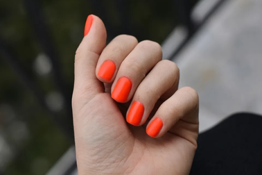 Thu hồi toàn quốc lô sơn móng tay Darling Tone đỏ cam