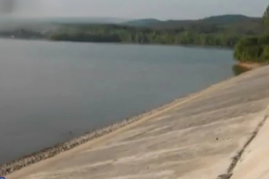 Hàng chục thanh niên chạy xe nẹt pô, đánh chết người