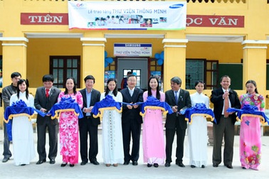 Tặng thư viện thông minh cho Trường THCS Thị trấn Chờ