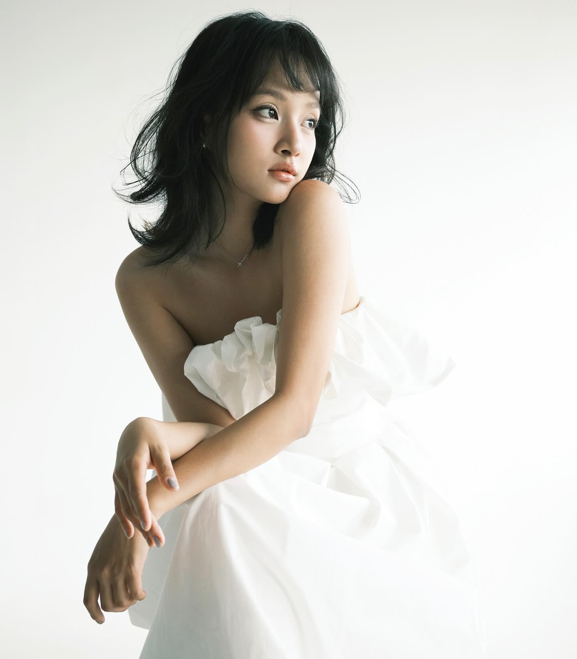 Vẻ đẹp trong trẻo của nàng thơ 24 tuổi đóng nữ chính phim kinh dị Việt - 6 Vẻ đẹp trong trẻo của nàng thơ 24 tuổi đóng nữ chính phim kinh dị Việt - 6