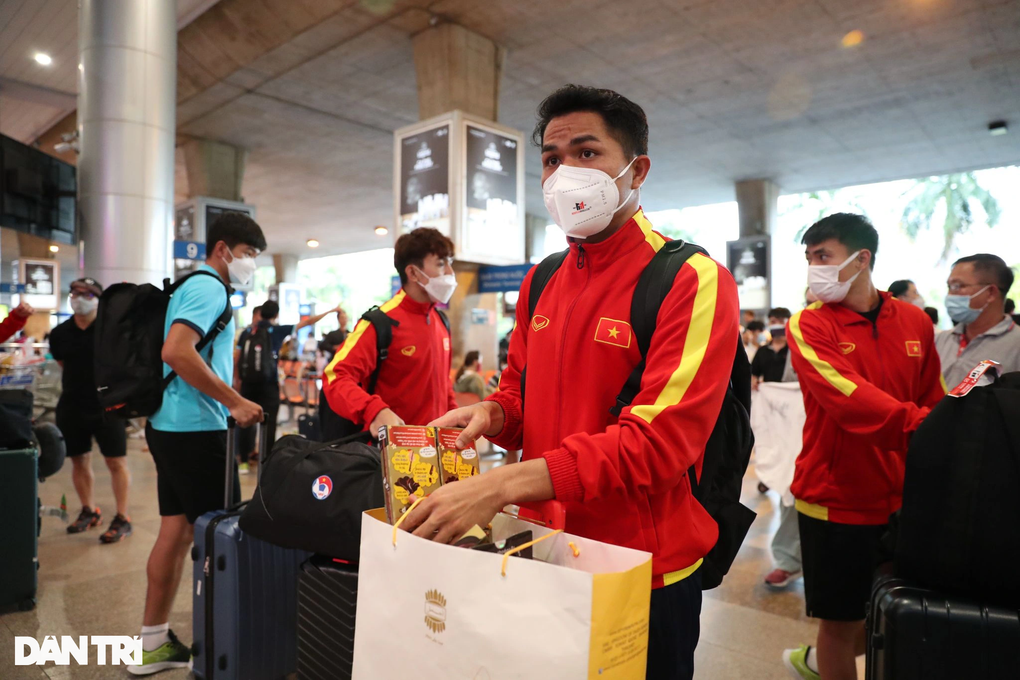 U23 Việt Nam về đến TPHCM sau hành trình tại giải U23 châu Á - 4 U23 Việt Nam về đến TPHCM sau hành trình tại giải U23 châu Á - 4