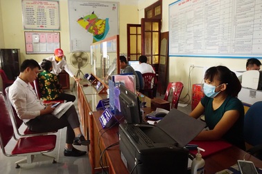 Bài 2: Thừa cấp phó, dôi dư cán bộ