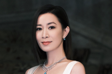 "Chị đẹp" Xa Thi Mạn: Phú bà bất động sản, vui sống độc thân