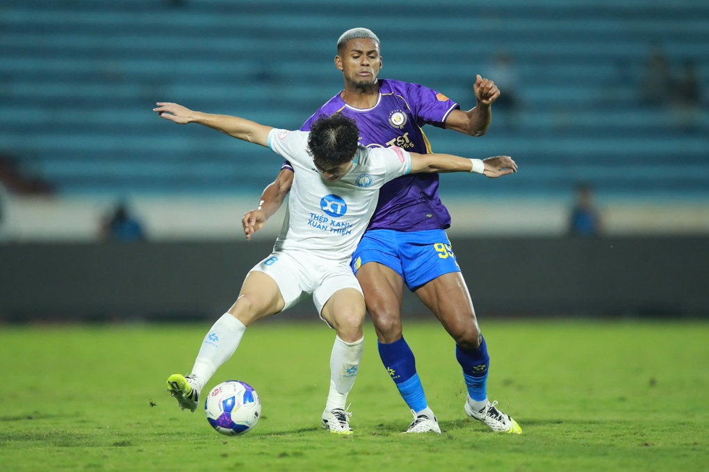 CLB Nam Định chia điểm với Hà Nội FC trong trận đấu có hai siêu phẩm - 3