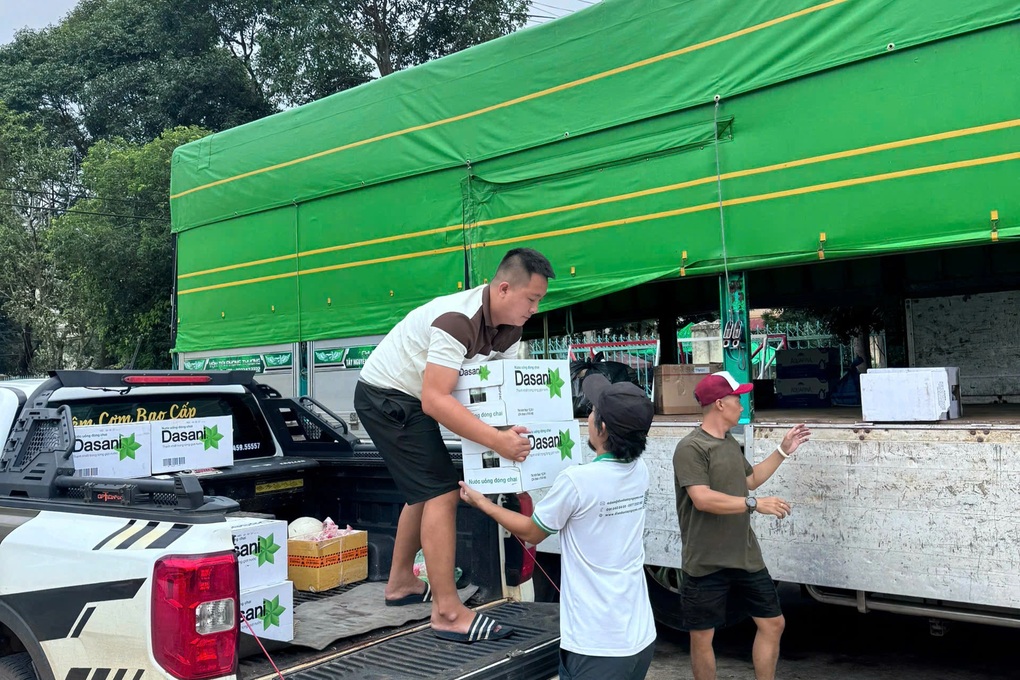 Người dân Đắk Lắk gom nhu yếu phẩm hỗ trợ bà con vùng lũ Nghệ An - 1 Người dân Đắk Lắk gom nhu yếu phẩm hỗ trợ bà con vùng lũ Nghệ An - 1