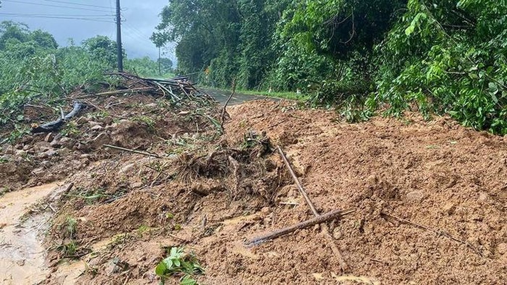 Đã thông đèo Đa Mi, hàng trăm phương tiện lên Đà Lạt qua quốc lộ 55 - 1 Đã thông đèo Đa Mi, hàng trăm phương tiện lên Đà Lạt qua quốc lộ 55 - 1