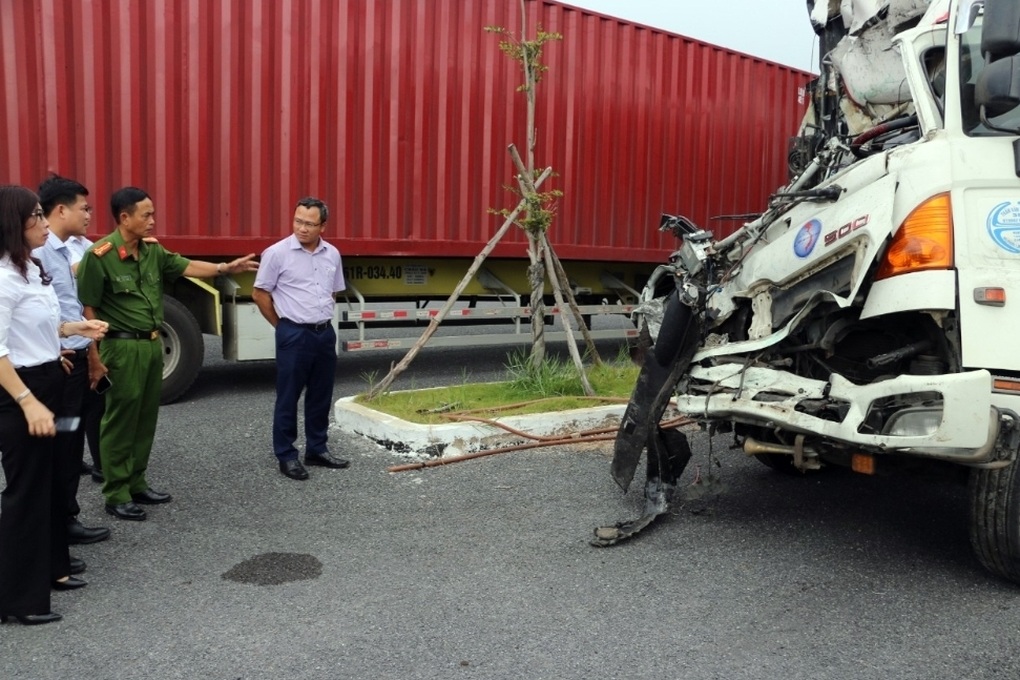 Ô tô tải húc xe khách 3 người chết: Tài xế vi phạm nồng độ cồn - 1