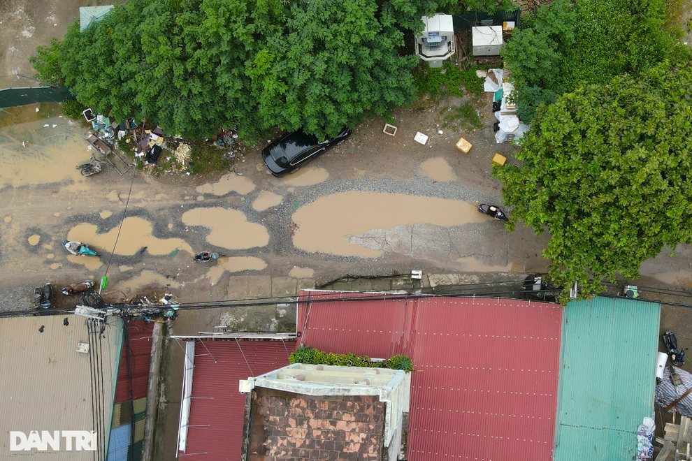 La liệt ổ gà, ổ trâu trên con đường đau khổ ở Hà Nội - 1 La liệt ổ gà, ổ trâu trên con đường đau khổ ở Hà Nội - 1