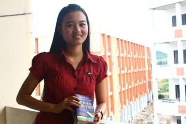 “Cô bé lọ lem” - niềm tự hào của người Tà Riềng