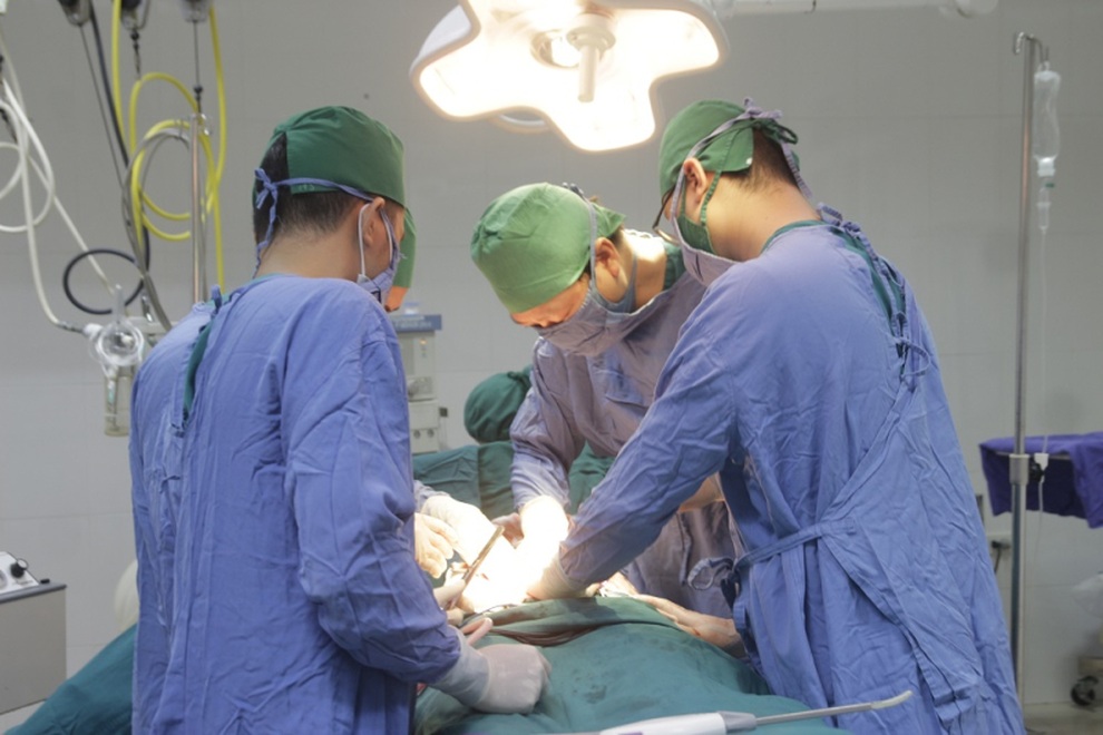 Đau bụng đi khám, cụ ông phát hiện mắc hai bệnh ung thư đường tiêu hóa - 1 Đau bụng đi khám, cụ ông phát hiện mắc hai bệnh ung thư đường tiêu hóa - 1