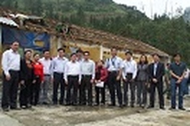 Hơn 1000m2 tấm lợp giúp người dân Mường Khương đẩy lùi mưa đá 