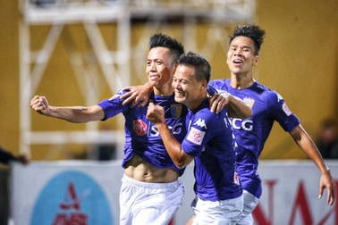Thắng sát nút Quảng Nam, Hà Nội FC mơ vô địch V-League
