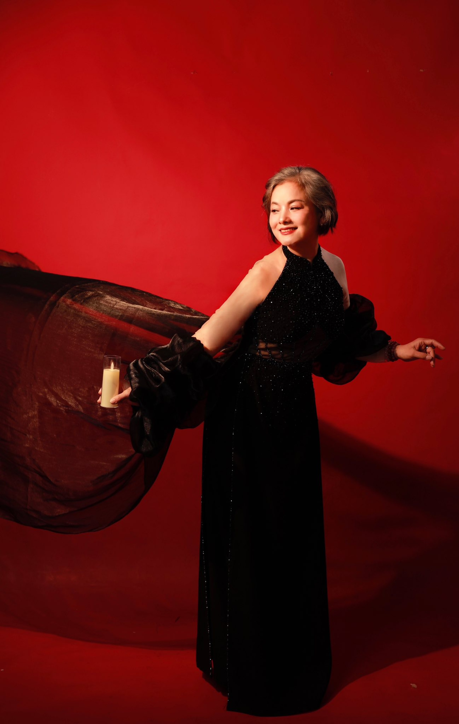 NSND Thu Quế kể lý do để tóc bạc trắng - 4