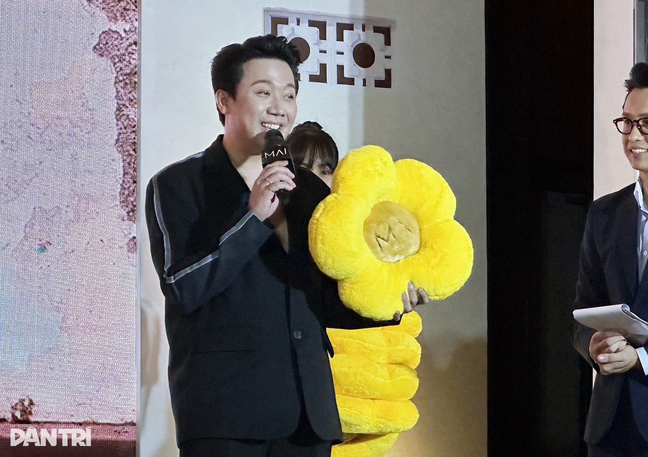 Tran Thanh investasi 50 miliar VND untuk membuat film Tet, jelaskan alasannya tidak mengundang istrinya untuk berakting di film tersebut - 1 Trấn Thành đầu tư 50 tỷ đồng làm phim Tết, nói lý do không mời vợ đóng phim - 1