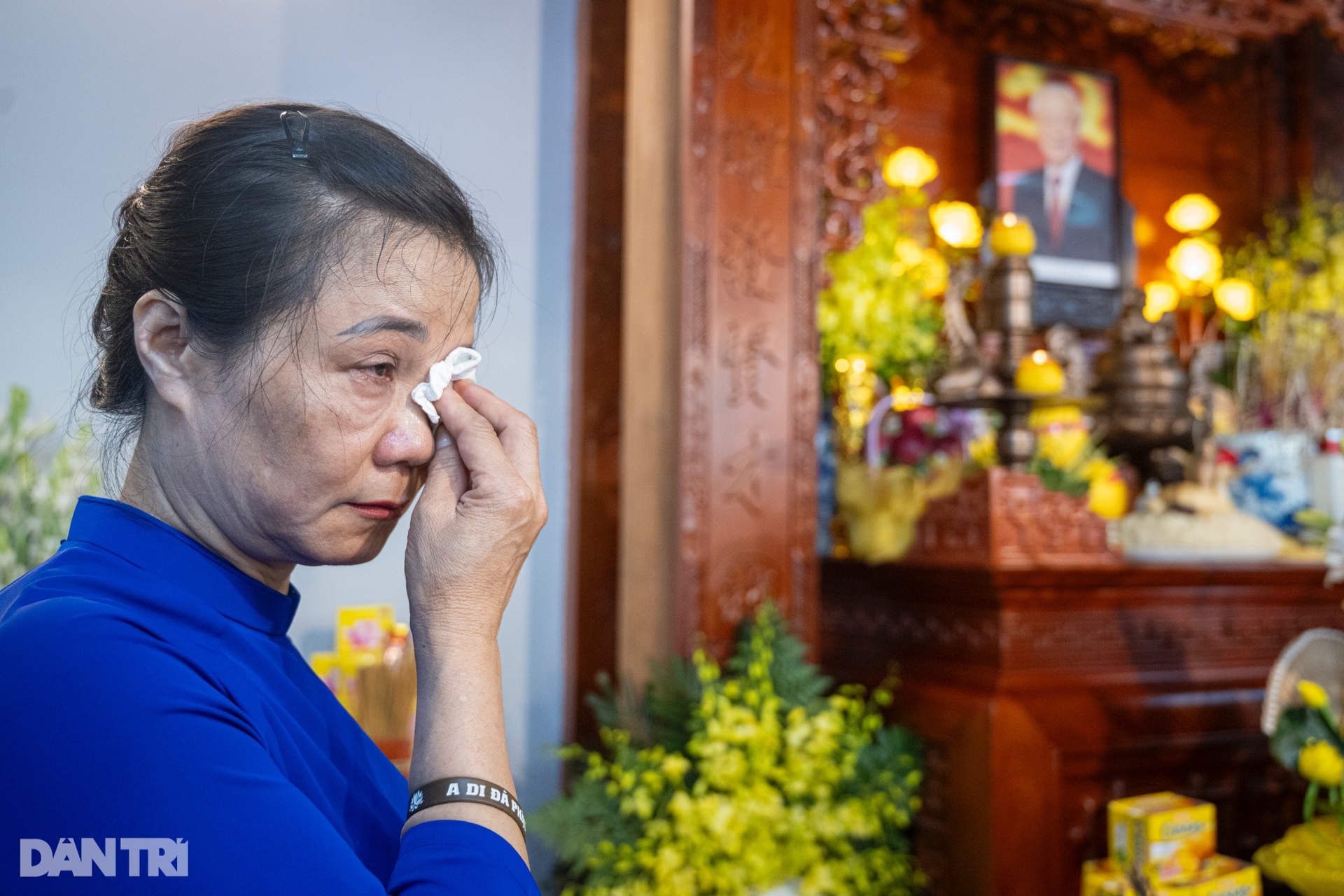 Đông đảo người dân tưởng nhớ 1 năm ngày mất cố Tổng Bí thư Nguyễn Phú Trọng - 6 Đông đảo người dân tưởng nhớ 1 năm ngày mất cố Tổng Bí thư Nguyễn Phú Trọng - 6