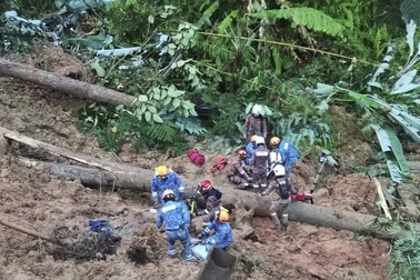 Sạt lở đất ở Malaysia, 12 người chết