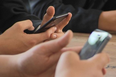 Học sinh được dùng điện thoại phục vụ học tập, tăng số lần lưu ban