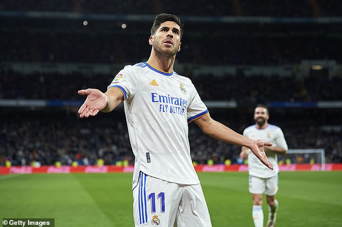 Thắng đậm Alaves, Real Madrid vững ngôi đầu bảng La Liga - 2 Thắng đậm Alaves, Real Madrid vững ngôi đầu bảng La Liga - 2