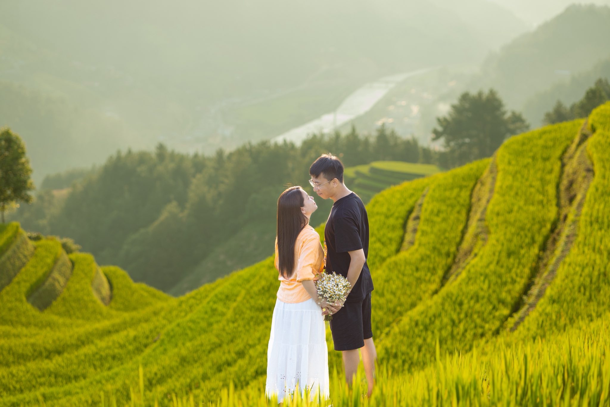 Sợ cảnh chen chúc check-in, khách tranh thủ lên Mù Cang Chải ngắm lúa sớm - 3