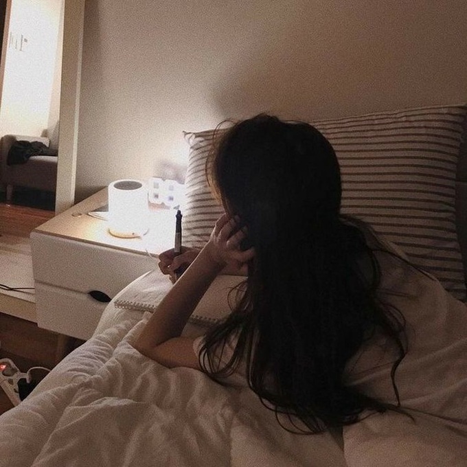 Người có gan yếu thường dễ gặp phải 4 tình trạng xấu khi ngủ, có 1 điều thôi cũng là dấu hiệu cảnh báo chức năng gan không ổn - Ảnh 1. Người có gan yếu thường dễ gặp phải 4 tình trạng xấu khi ngủ, có 1 điều thôi cũng là dấu hiệu cảnh báo chức năng gan không ổn - Ảnh 1.