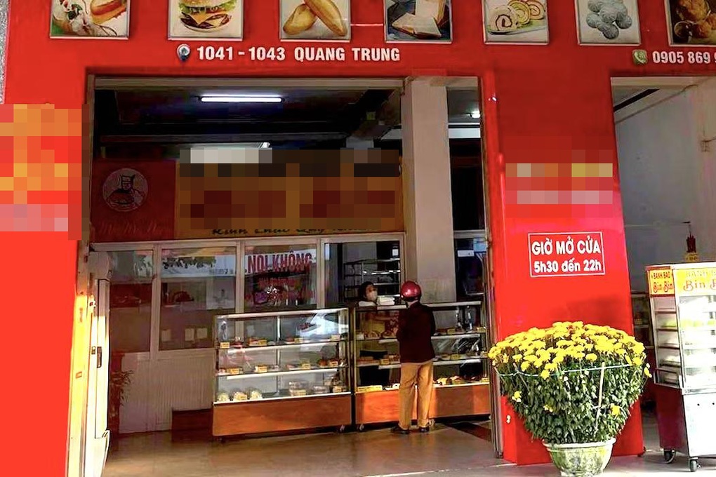 Số người nhập viện sau khi ăn bánh mì tăng lên 150, có cả cha con chủ cơ sở - 1