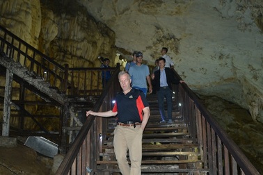 Đại sứ Mỹ thăm động Thiên Đường, chinh phục Sơn Đoòng