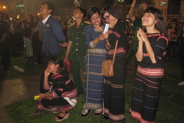 Vượt hàng trăm cây số về dự lễ kỷ niệm 40 năm giải phóng Gia Lai