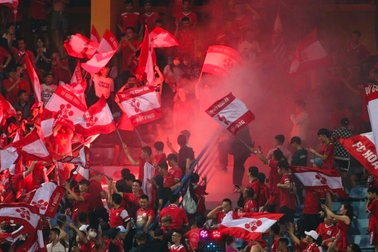 Tạm giữ 3 đối tượng đốt pháo sáng trận Hà Nội - Hải Phòng