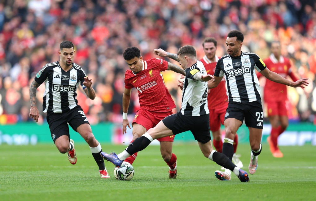 Đánh bại Liverpool, Newcastle lần đầu vô địch Cúp Liên đoàn Anh - 1 Đánh bại Liverpool, Newcastle lần đầu vô địch Cúp Liên đoàn Anh - 1