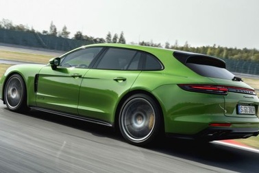 Porsche ra phiên bản GTS mới cho dòng Panamera