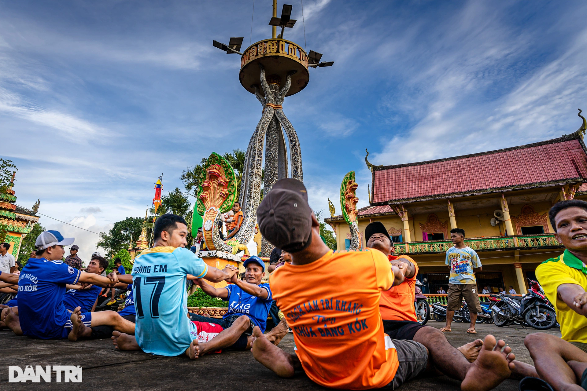 Đồng bào Khmer Nam bộ ngày đêm tập luyện cho giải đua ghe Ngo 2022 - 4