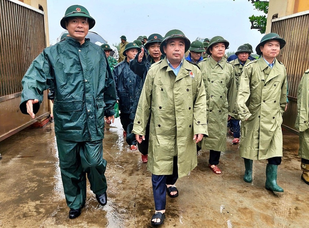 Quản lý chặt tàu thuyền ra khơi, ứng phó bão Mitag - 1 Quản lý chặt tàu thuyền ra khơi, ứng phó bão Mitag - 1
