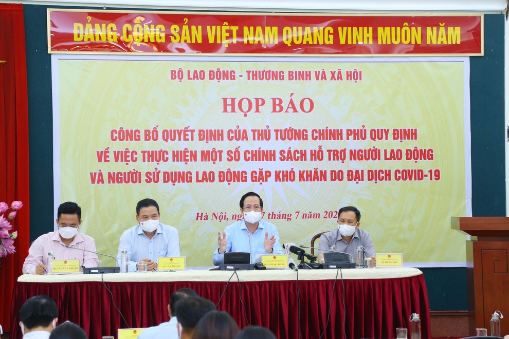 Bộ trưởng Đào Ngọc Dung: Thủ tục vay trả lương chỉ còn từ 7-10 ngày - 1 Bộ trưởng Đào Ngọc Dung: Thủ tục vay trả lương chỉ còn từ 7-10 ngày - 1