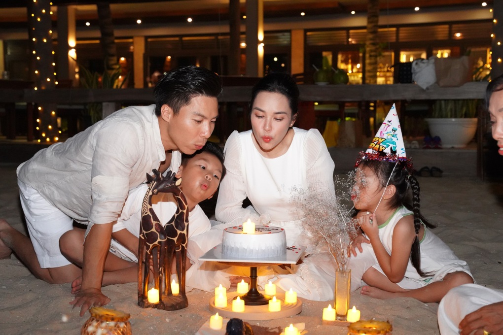 Hoàng tử xiếc Quốc Nghiệp gây tranh cãi khi chấm thi nam vương, BTC nói gì? - 2 Hoàng tử xiếc Quốc Nghiệp gây tranh cãi khi chấm thi nam vương, BTC nói gì? - 2