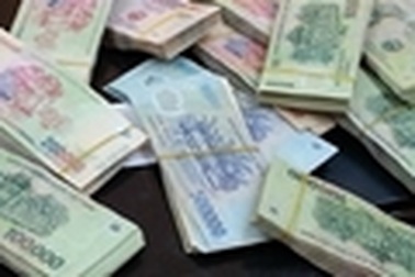 Gần 1 tỷ đồng không ai nhận trong chiếc Mazda CX5