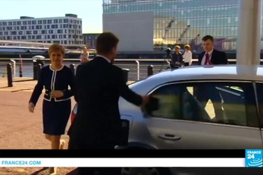 Thủ tướng May nỗ lực ngăn cản kế hoạch tách khỏi Anh của Scotland