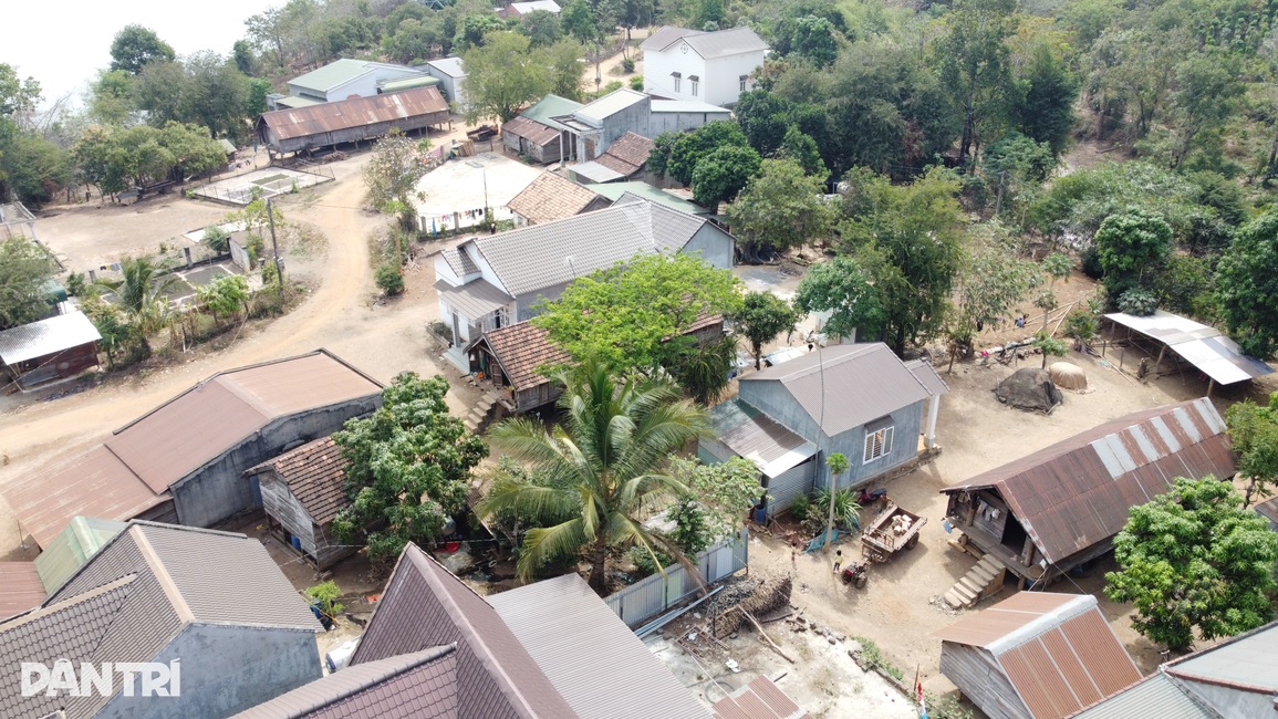 Mai này về buôn cổ nhất Tây Nguyên, còn nhìn thấy nhà dài? - 10 Mai này về buôn cổ nhất Tây Nguyên, còn nhìn thấy nhà dài? - 10