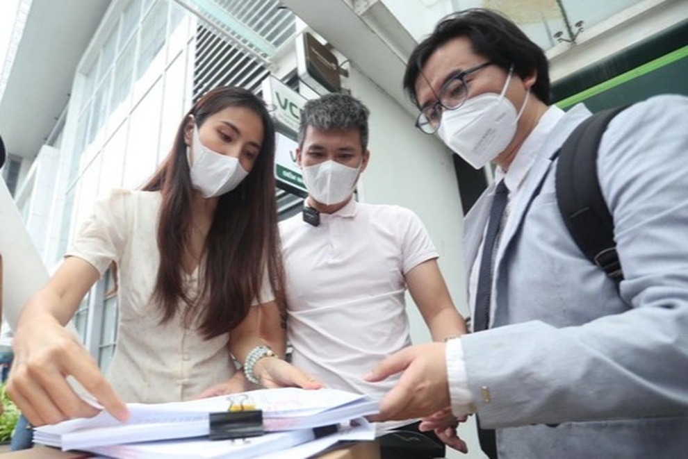 Những vụ việc bà Phương Hằng tạo sóng trên mạng xã hội giờ ra sao? - 2 Những vụ việc bà Phương Hằng tạo sóng trên mạng xã hội giờ ra sao? - 2