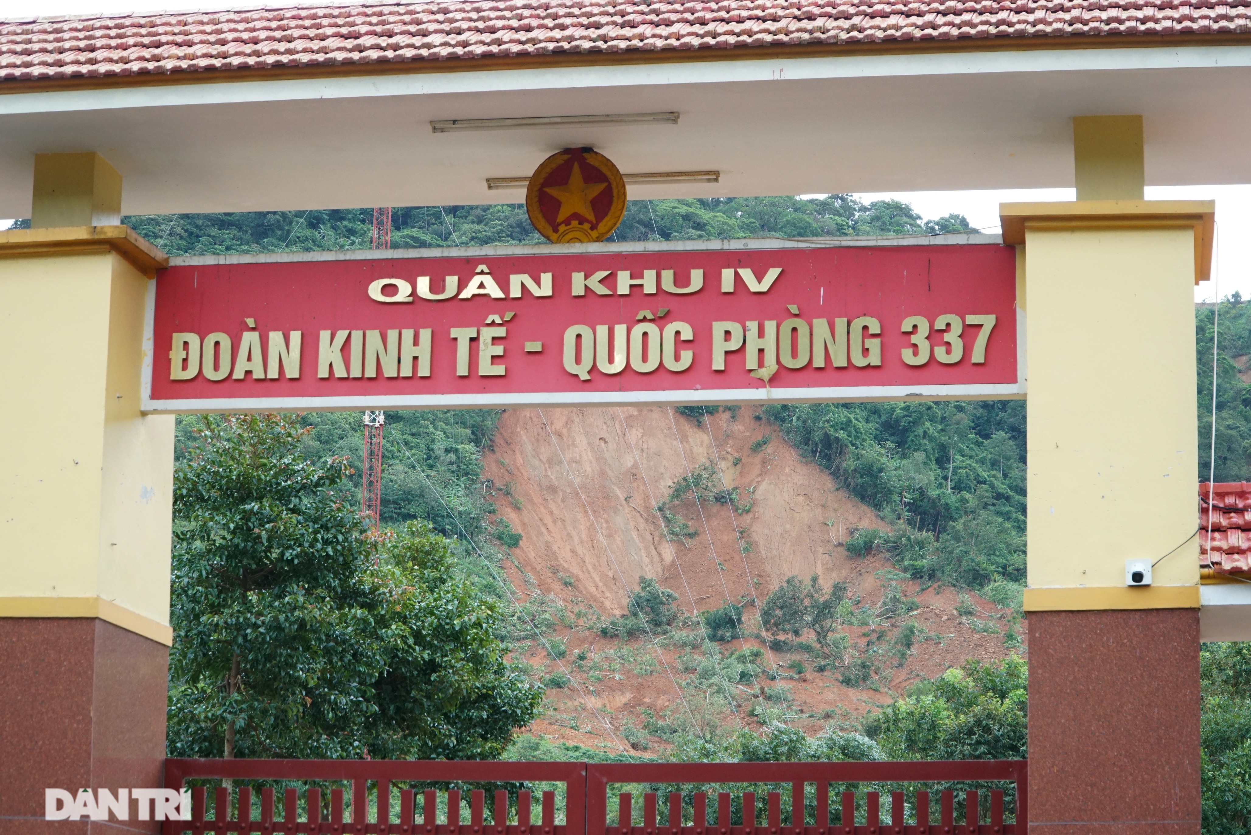 Toàn cảnh hiện trường 2 triệu m3 đất vùi lấp 22 cán bộ, chiến sĩ - 10 Toàn cảnh hiện trường 2 triệu m3 đất vùi lấp 22 cán bộ, chiến sĩ - 10