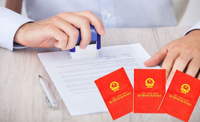4 trường hợp bị cấm sang tên sổ đỏ trong năm 2020 - Ảnh 1. 4 trường hợp bị cấm sang tên sổ đỏ trong năm 2020 - Ảnh 1.
