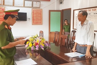 Khởi tố nguyên trưởng phòng Tài nguyên và Môi trường thị xã Sông Cầu