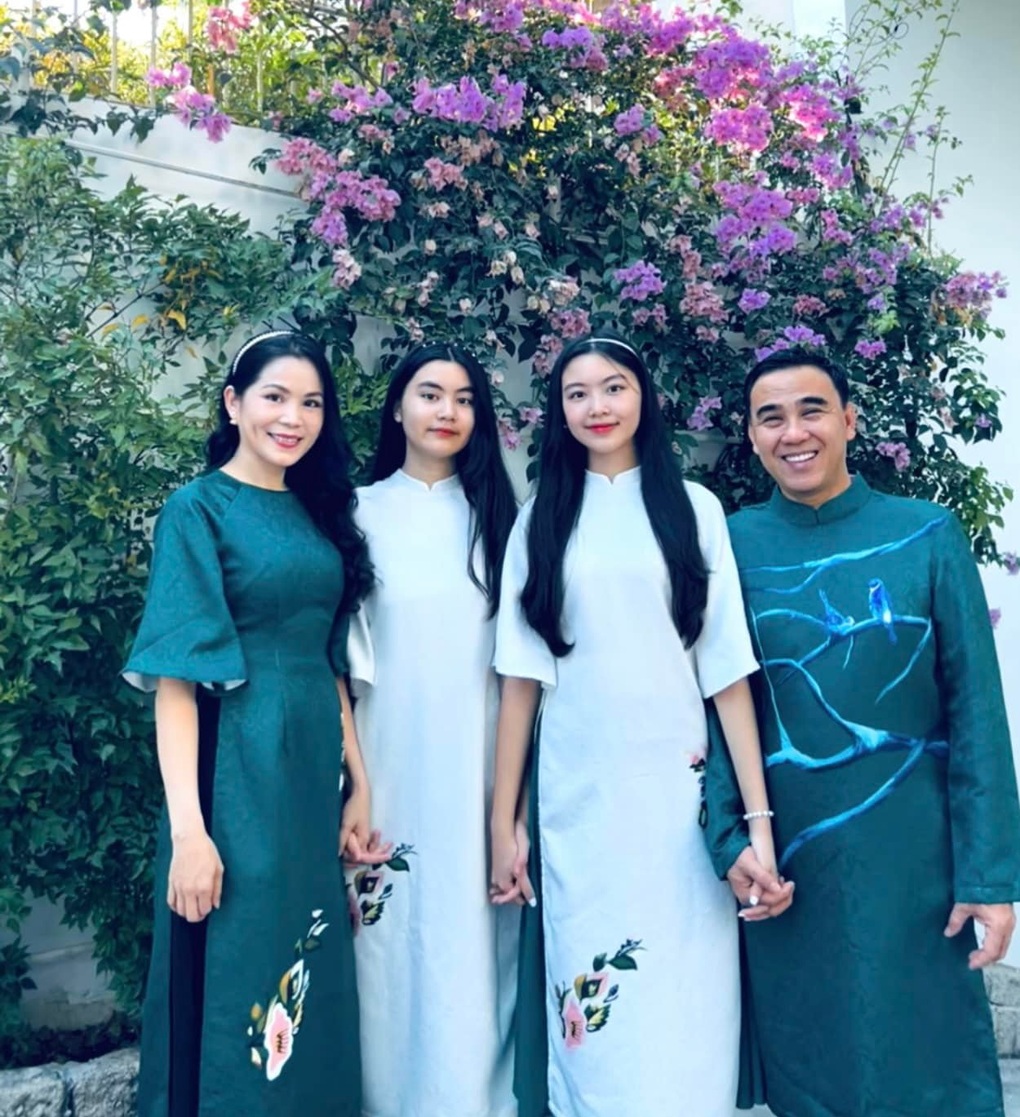 Quyền Linh sống mộc mạc, chăm cây, trồng hoa trong biệt thự 21 tỷ đồng - 2 Quyền Linh sống mộc mạc, chăm cây, trồng hoa trong biệt thự 21 tỷ đồng - 2