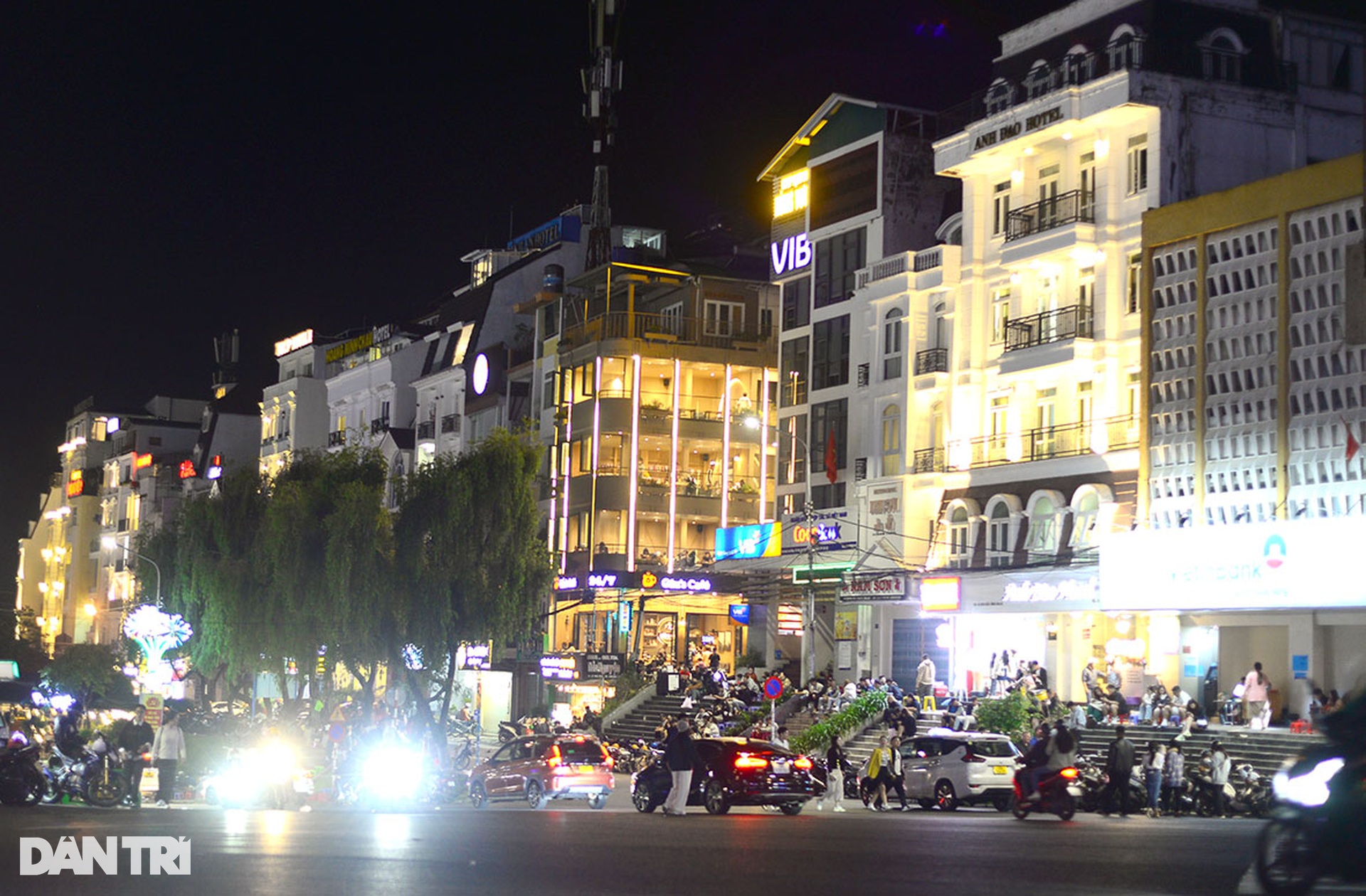 Đà Lạt buồn tẻ sau 22h vì hàng quán đóng cửa hết - 7 Đà Lạt buồn tẻ sau 22h vì hàng quán đóng cửa hết - 7