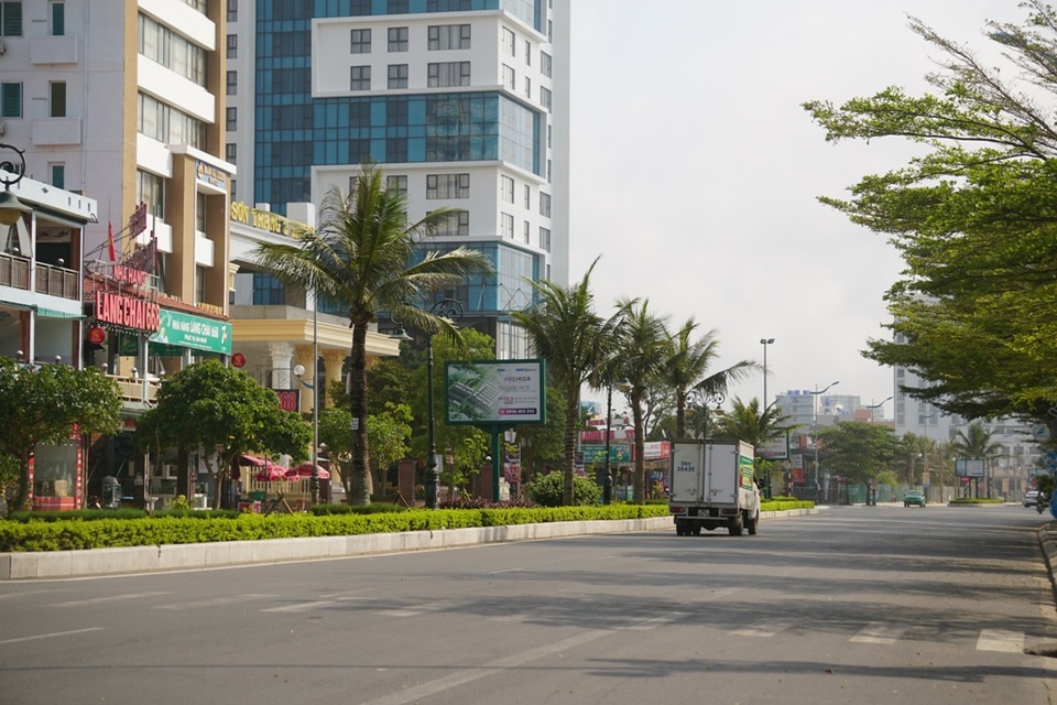 Thành phố biển Sầm Sơn ngủ đông ngay những ngày đầu hè - 2 Thành phố biển Sầm Sơn ngủ đông ngay những ngày đầu hè - 2
